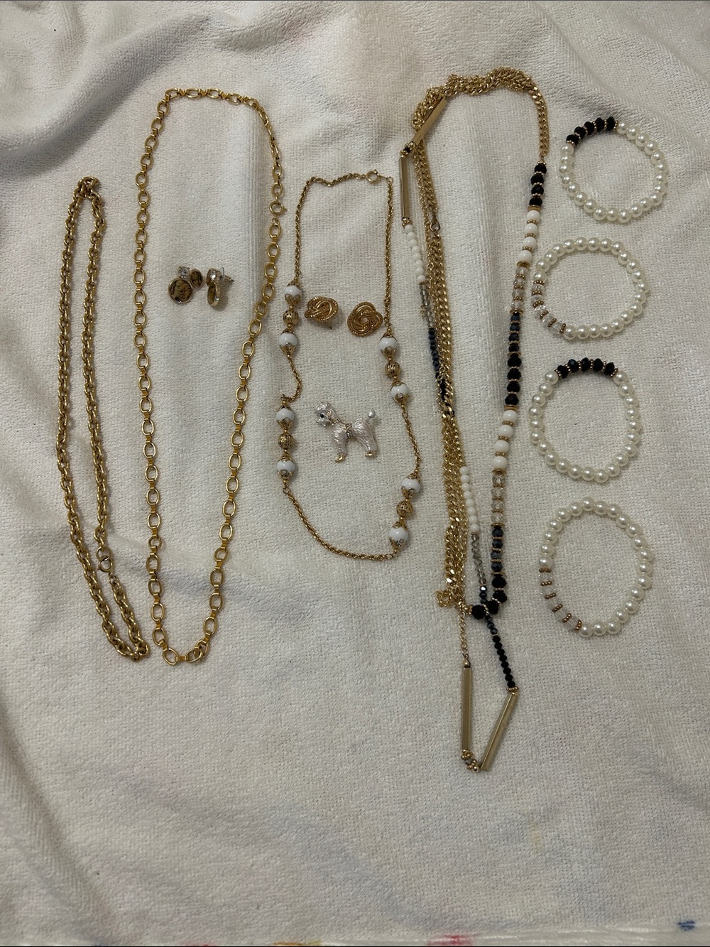 Costume jewelry lot #10 Gold and PearlSet - Necklaces, Bracelets, earrings